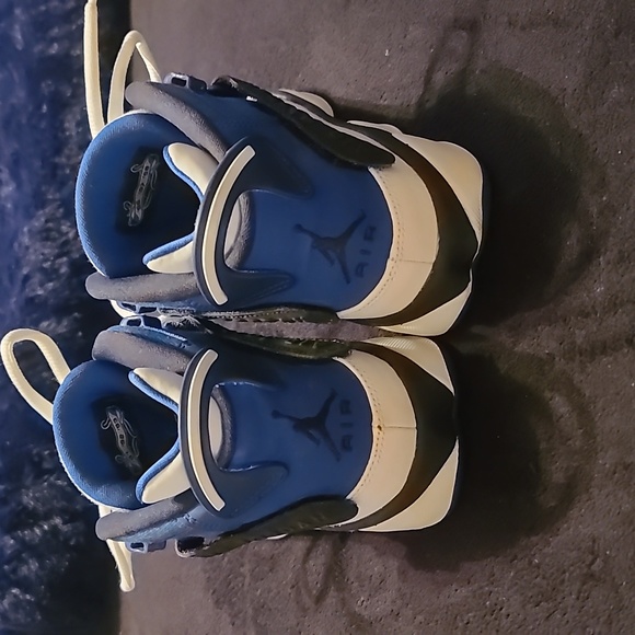 6 Rings - Picture 3 of 8